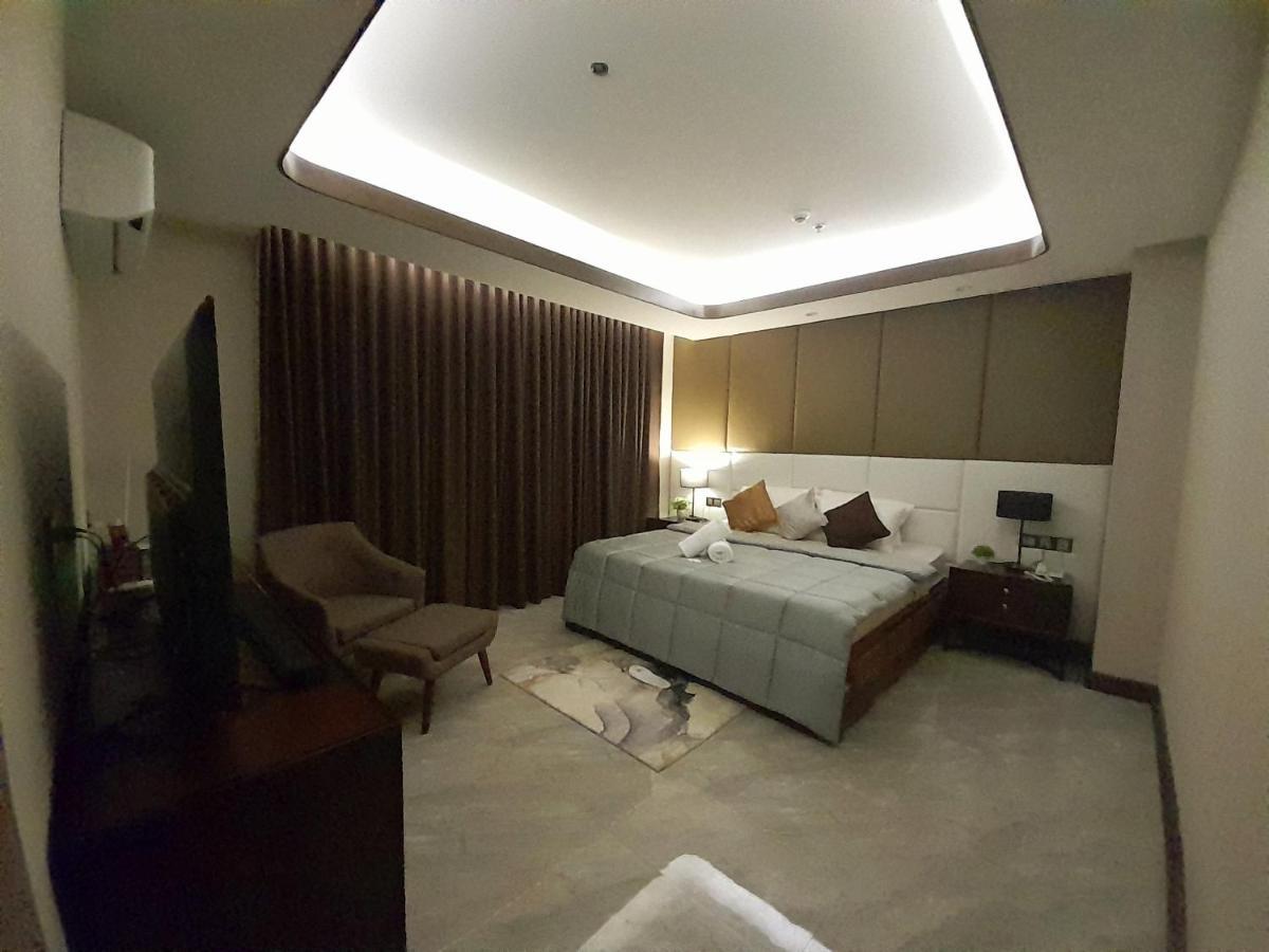 One Euphoria Prime Suite Hotel อังเฮเลส ภายนอก รูปภาพ