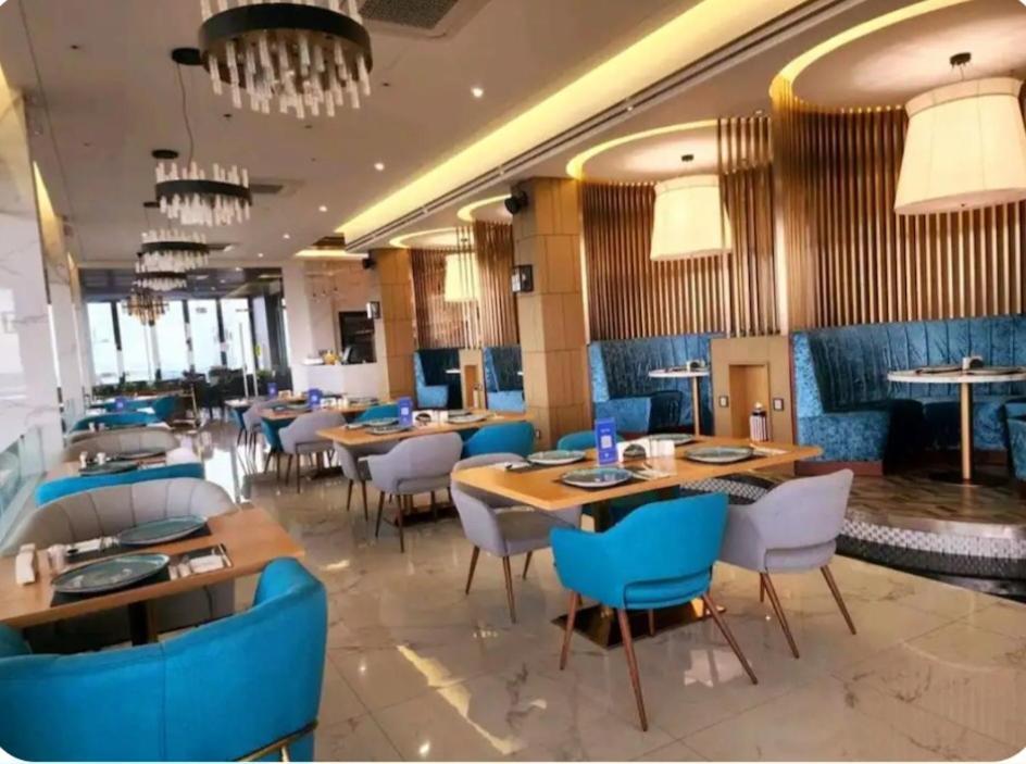 One Euphoria Prime Suite Hotel อังเฮเลส ภายนอก รูปภาพ