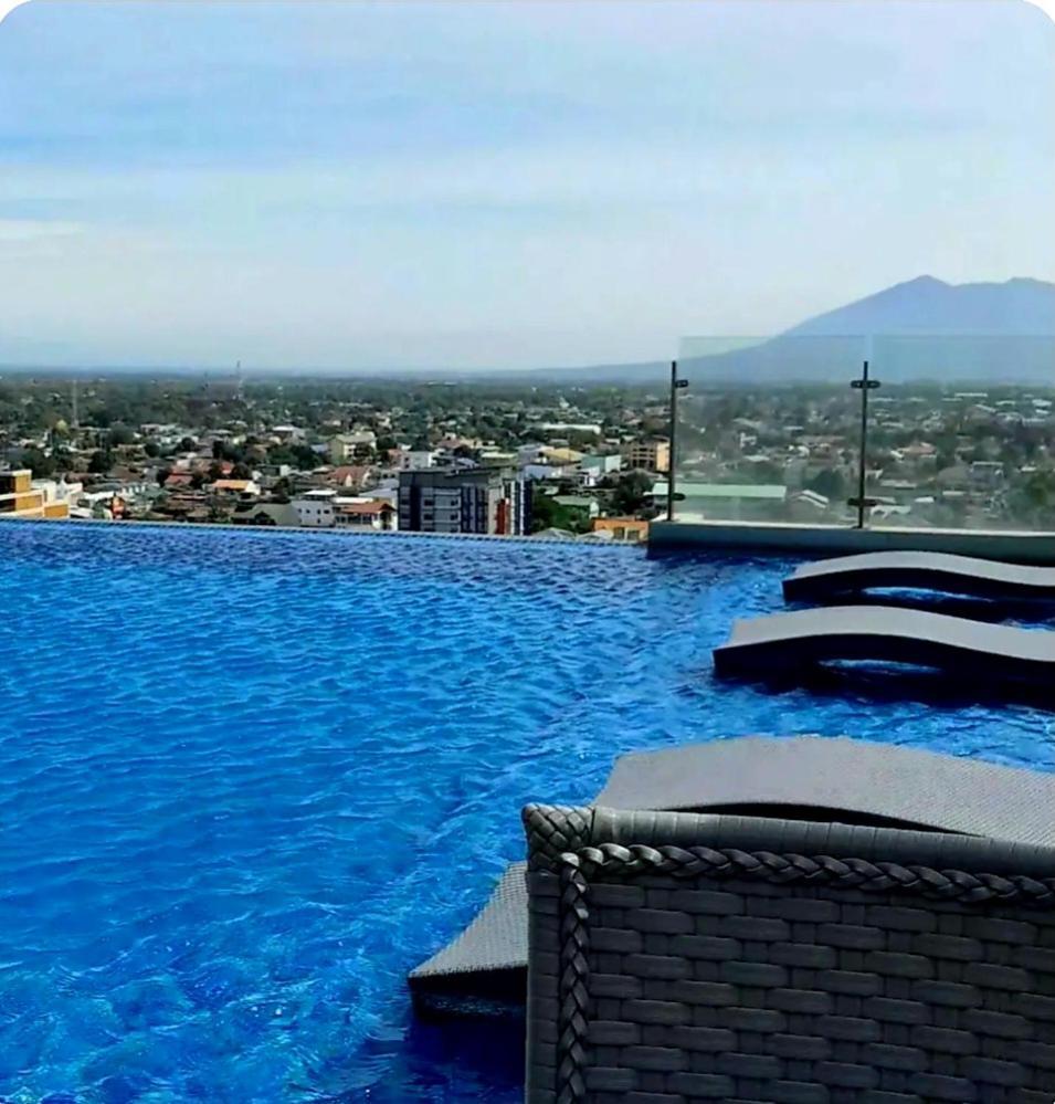 One Euphoria Prime Suite Hotel อังเฮเลส ภายนอก รูปภาพ