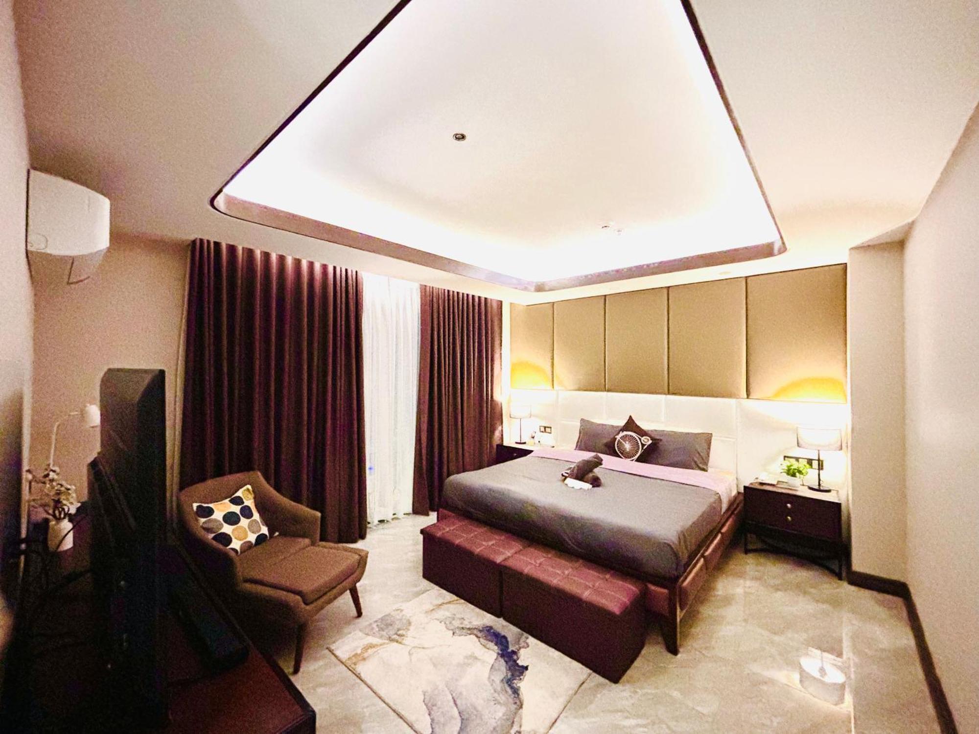 One Euphoria Prime Suite Hotel อังเฮเลส ภายนอก รูปภาพ
