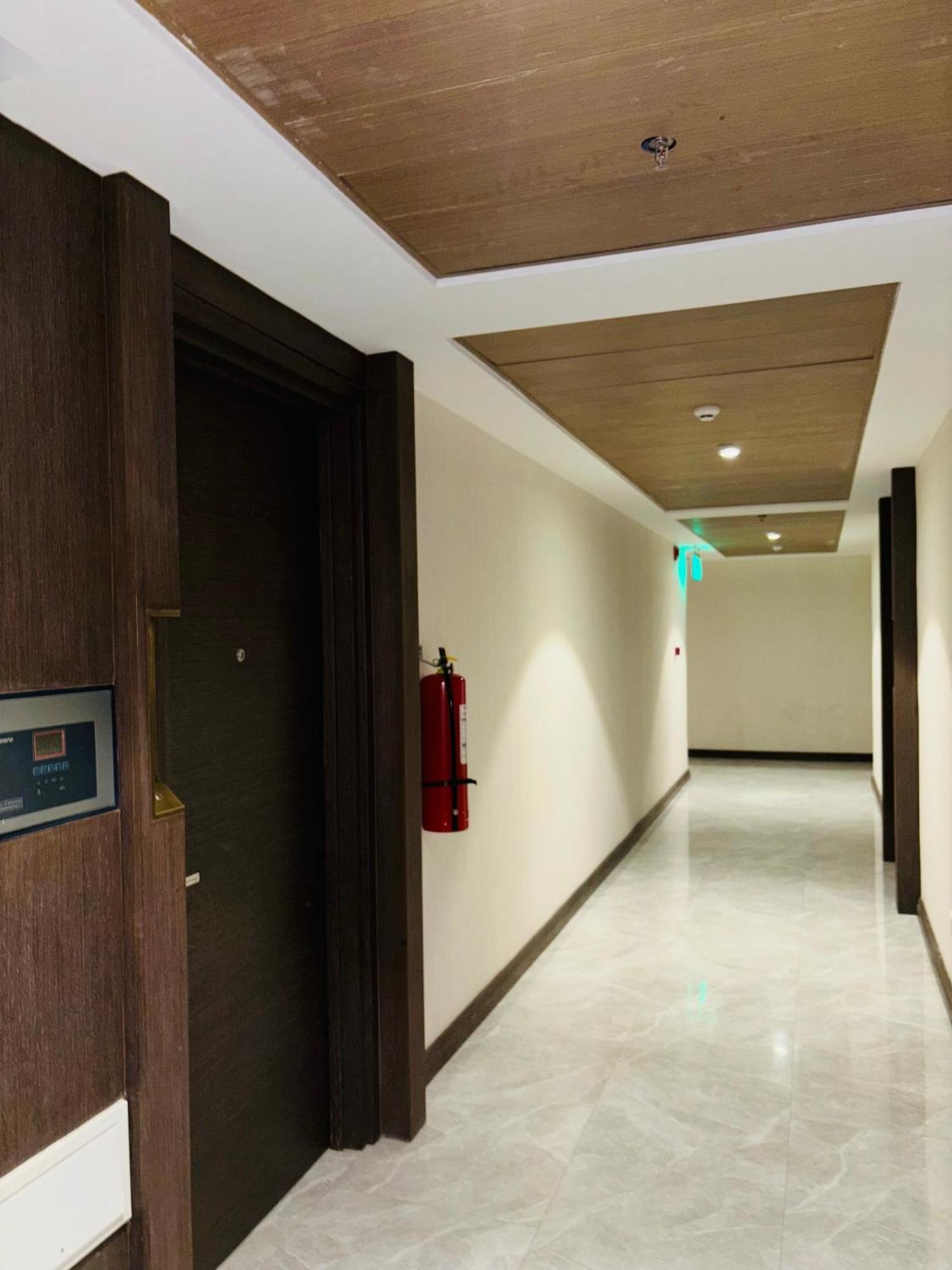 One Euphoria Prime Suite Hotel อังเฮเลส ภายนอก รูปภาพ